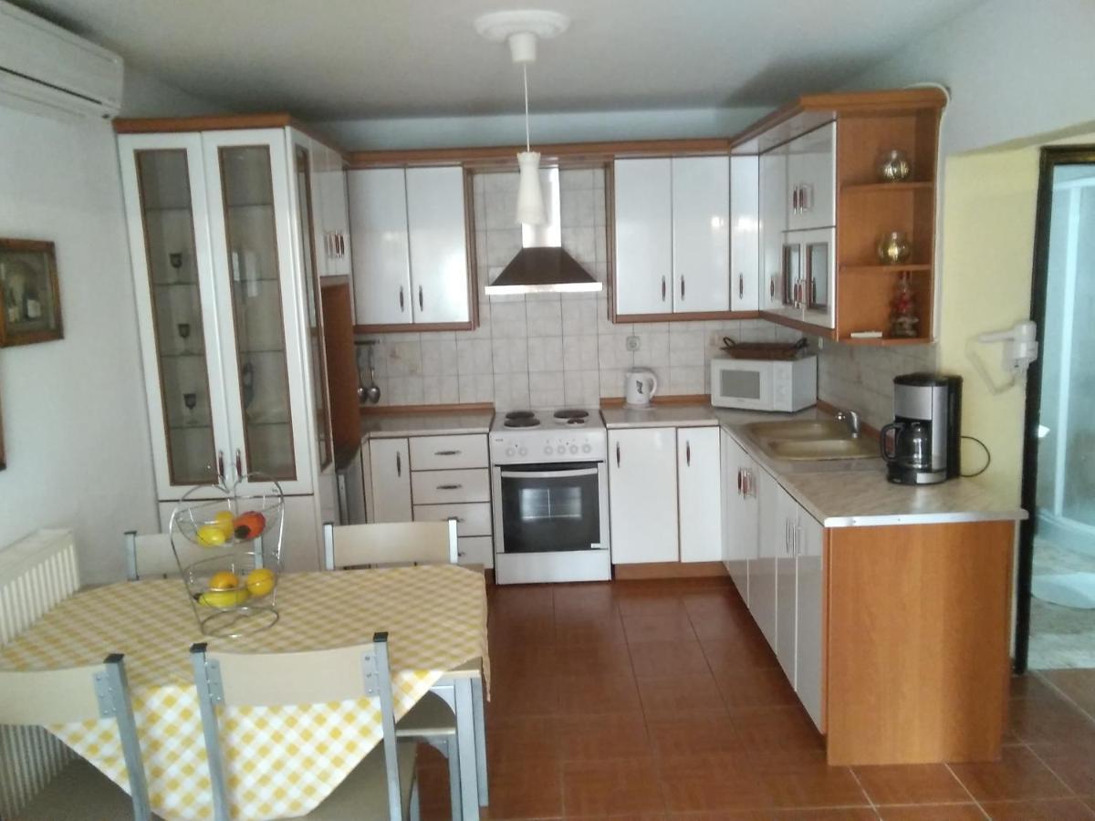 Villa Konstantina เนอา สกีโอนี ภายนอก รูปภาพ